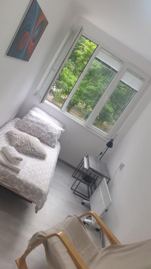 Lux Apartment 7, Parking Ni Buitenkant foto